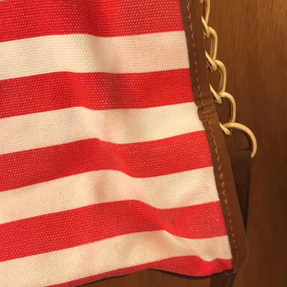 Red and white striped large purse - Picture 4 of 4
